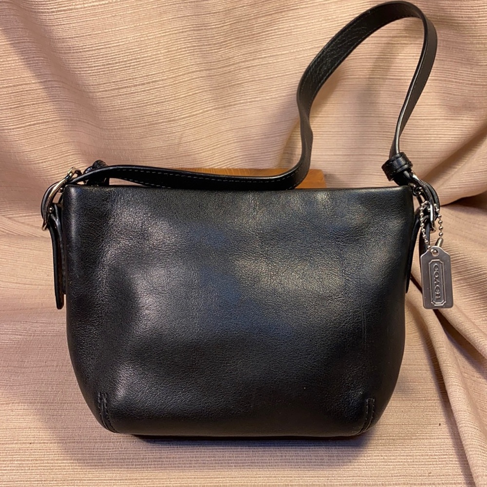 Coach almost NEW leather minimalist mini bag